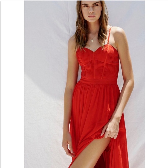 Fame and Partners Dresses & Skirts - Fame And Partners Pleated Maxi Dress
